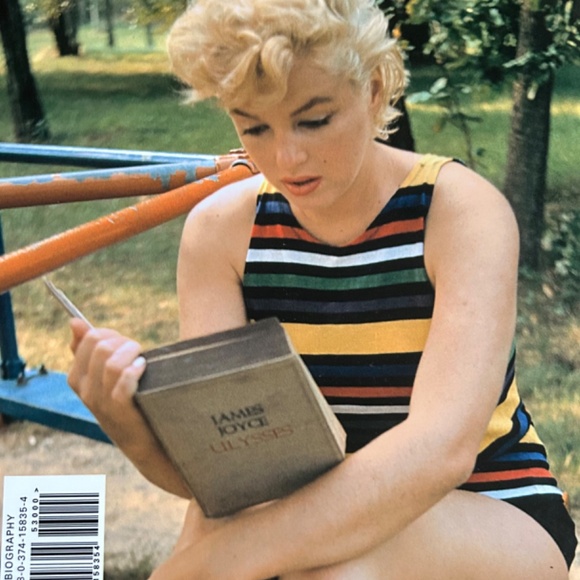 Marilyn Monroe books - Picture 2 of 5